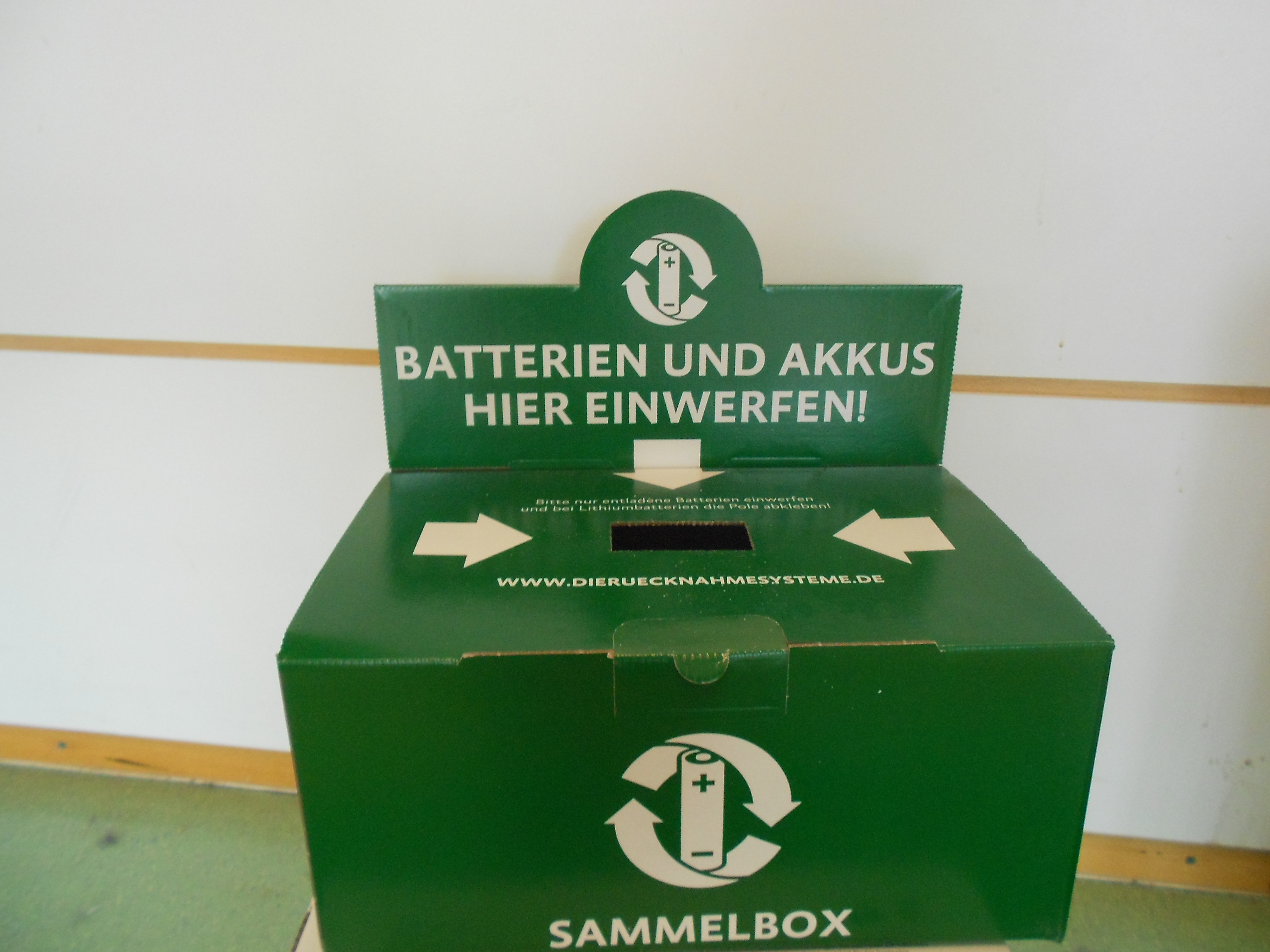 Batterie- und Akkusammelbehälter
